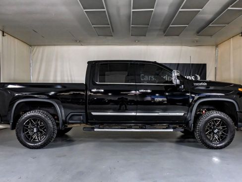 Used 2024 Chevrolet Silverado 2500 High Country w/ High Country Premium Package image 6