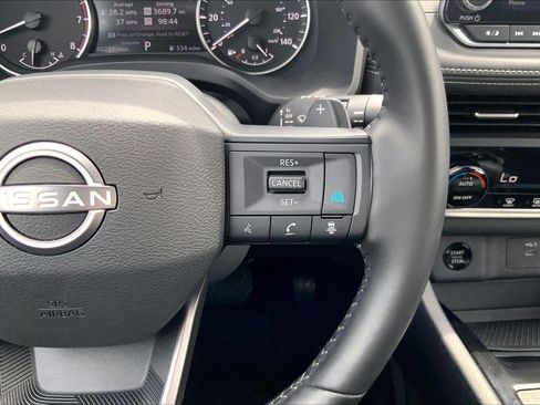 Used 2025 Nissan Rogue SV FWD image 20