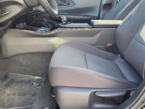 Used 2025 Toyota Prius LE image 15