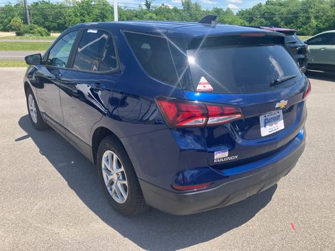 Used 2022 Chevrolet Equinox LS w/ LS Convenience Package FWD image 5