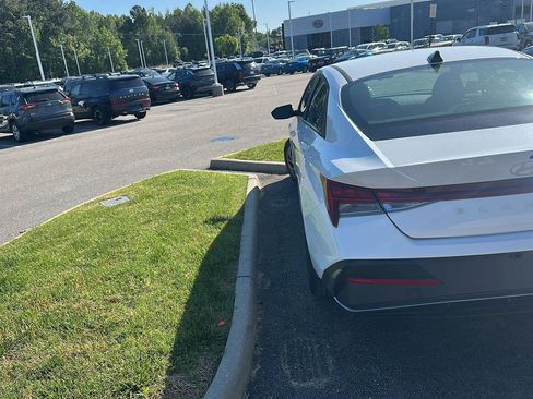 New 2025 Hyundai Elantra Blue image 7