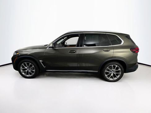 Used 2024 BMW X5 xDrive40i w/ Parking Assistance Package image 8