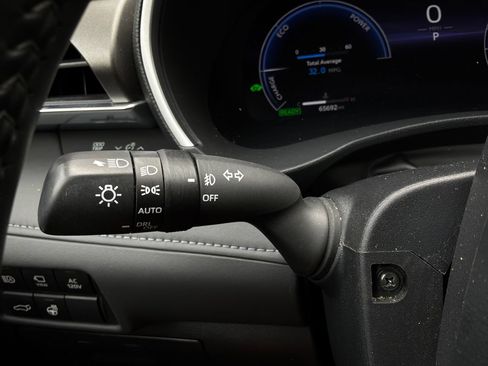 Used 2023 Toyota Highlander Limited AWD/4WD image 49