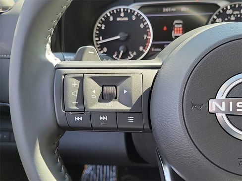 New 2025 Nissan Pathfinder SV image 6