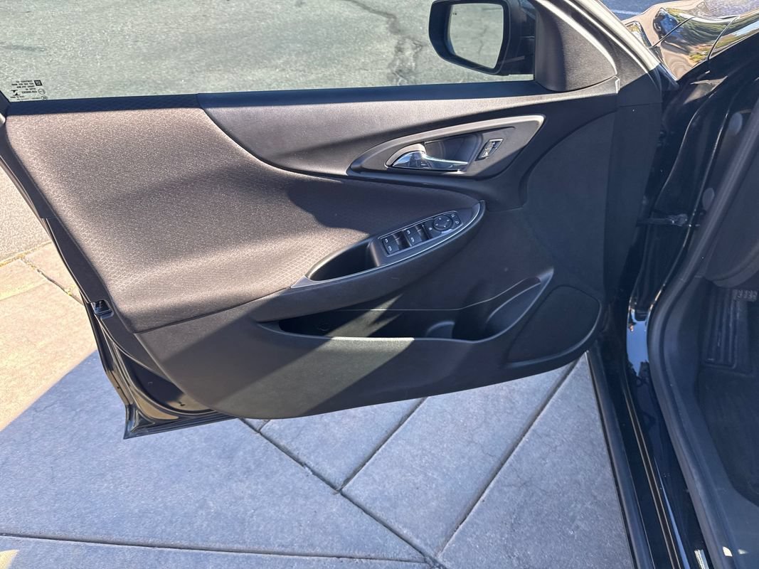 Used 2021 Chevrolet Malibu RS FWD image 23