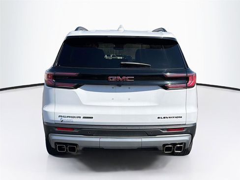 Used 2024 GMC Acadia Elevation image 6