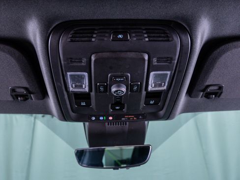 Used 2025 GMC Yukon Denali Ultimate AWD/4WD image 28