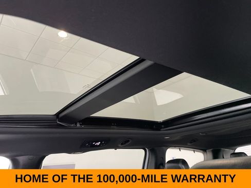 Used 2025 Chrysler Pacifica Limited FWD image 22
