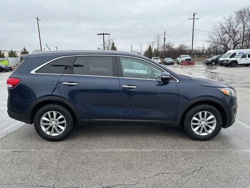 Used 2017 Kia Sorento LX image 5