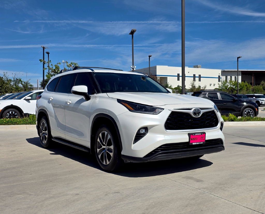 Used 2021 Toyota Highlander XLE FWD 360° Tour
