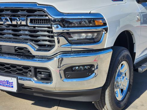 New 2026 RAM 2500 Tradesman AWD/4WD image 9