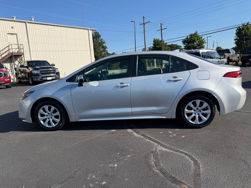 Used 2024 Toyota Corolla LE FWD image 5