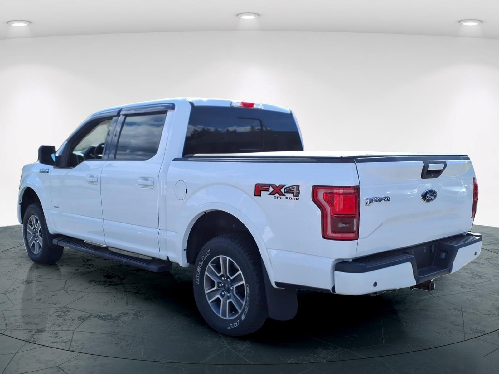 Used 2017 Ford F150 XLT w/ Equipment Group 302A Luxury AWD/4WD image 4