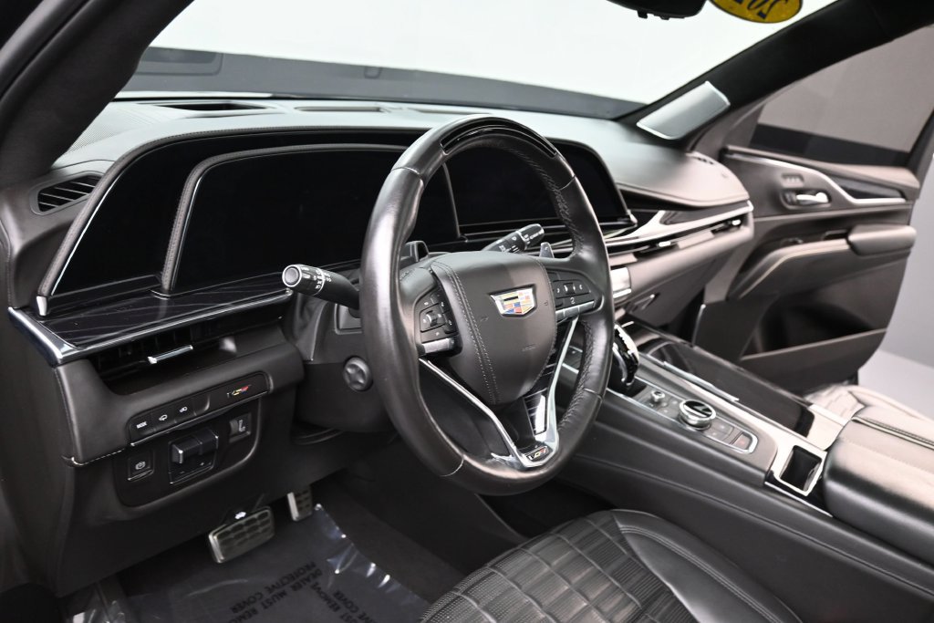 Used 2023 Cadillac Escalade V w/ LPO, ONYX Package AWD/4WD image 17