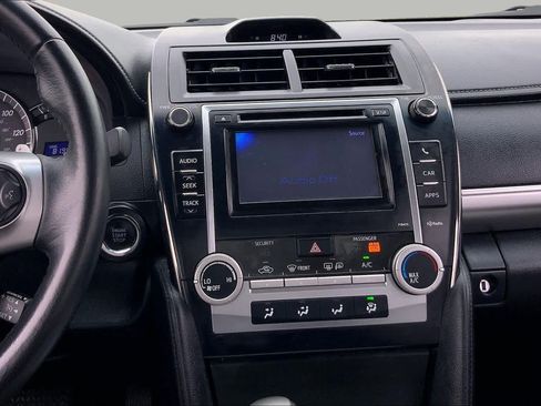Used 2014 Toyota Camry SE w/ Moonroof Package FWD image 7