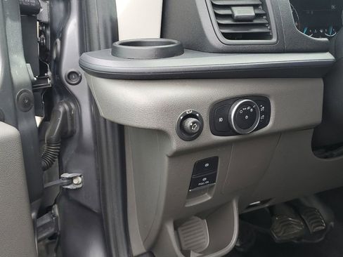 Used 2022 Ford Transit 250 Medium Roof AWD image 13