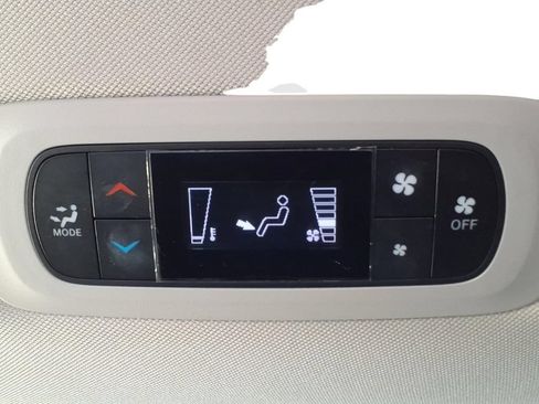 Used 2020 Chrysler Voyager LX w/ Cold Weather Group FWD image 18
