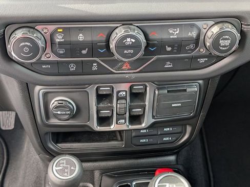 New 2026 Jeep Gladiator Sport image 19