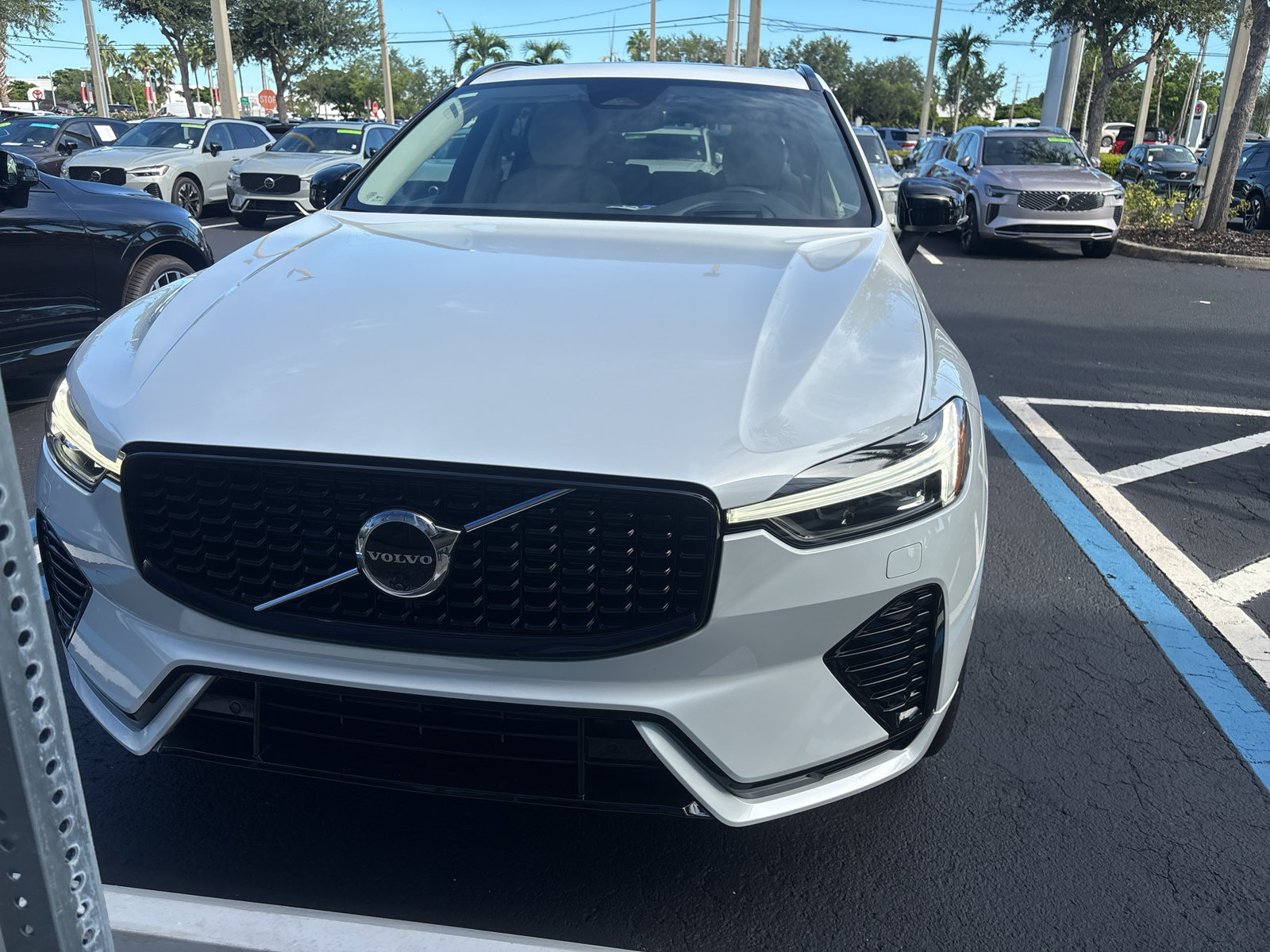 Used 2025 Volvo XC60 T8 Ultra w/ Protection Package Premier AWD/4WD image 2