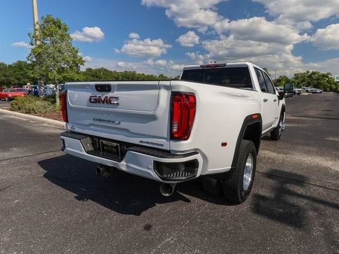 Used 2022 GMC Sierra 3500 Denali w/ Denali Ultimate Package AWD/4WD image 9