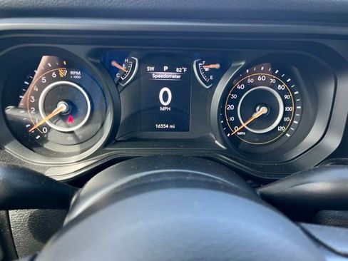 Used 2024 Jeep Gladiator Sport AWD/4WD image 10