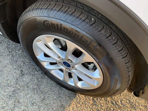 Used 2022 Ford Escape SE w/ Cold Weather Package image 10