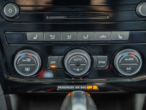 Used 2021 Volkswagen Passat 2.0T R-Line image 26