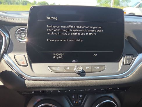 Used 2024 Chevrolet Blazer LT FWD image 21