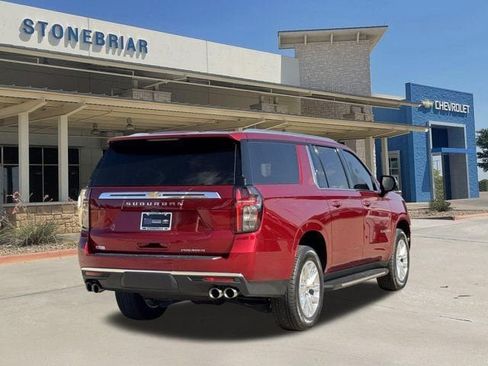 Used 2024 Chevrolet Suburban Premier w/ Premium Package AWD/4WD image 5