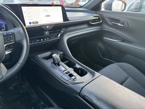 Certified 2023 Toyota Crown XLE w/ Carpet Mat Package (TMS) image 19