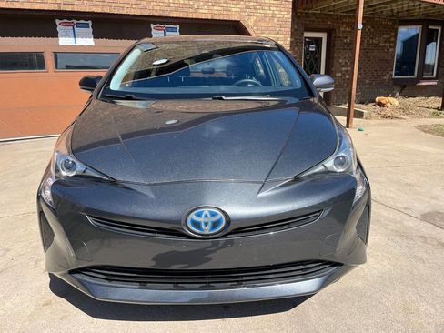 Used 2017 Toyota Prius Two image 2