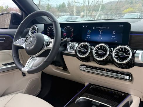 New 2026 Mercedes-Benz GLB 250 4MATIC image 23