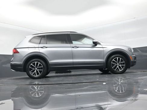 Used 2021 Volkswagen Tiguan SE image 24