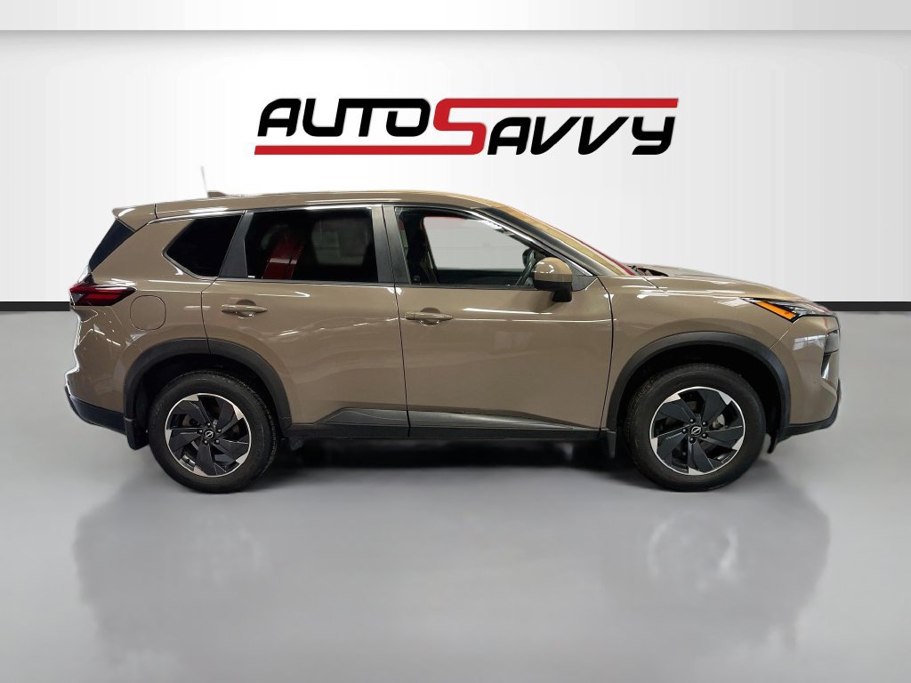 Used 2024 Nissan Rogue SV AWD/4WD image 8