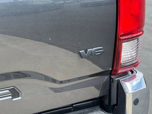 Used 2020 Toyota Tacoma SR5 RWD image 34