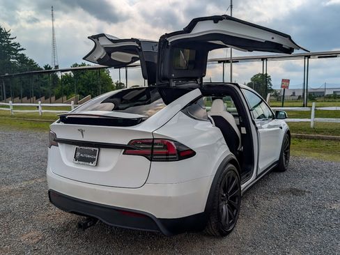 Used 2022 Tesla Model X AWD/4WD image 14