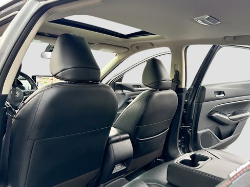 Certified 2023 Nissan Altima 2.5 SR w/ SR Premium Package image 6