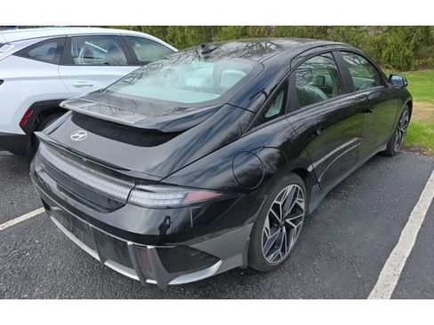 Used 2024 Hyundai Ioniq 6 SEL image 3