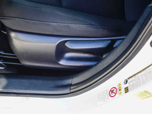 Certified 2022 Toyota Prius LE image 24