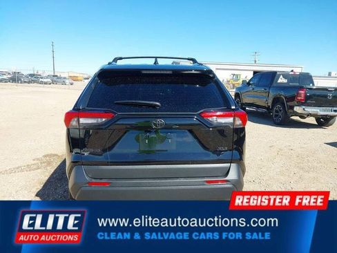 Used 2025 Toyota RAV4 XLE Premium image 32