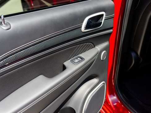 Used 2018 Jeep Grand Cherokee Trackhawk image 32