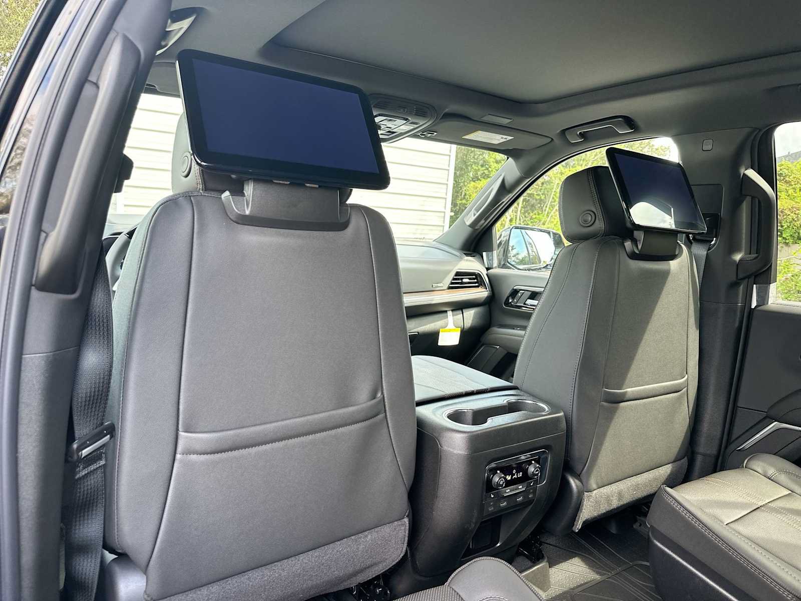 New 2027 Chevrolet Tahoe High Country AWD/4WD image 16