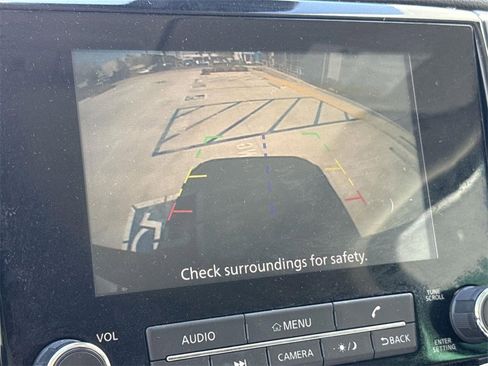 Used 2023 Nissan Titan SV image 13