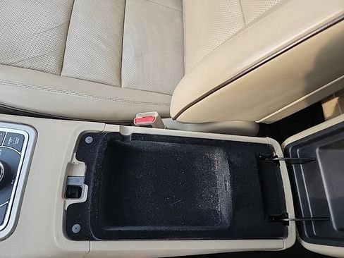 Used 2012 Jeep Grand Cherokee Overland AWD/4WD image 25