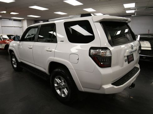 Certified 2024 Toyota 4Runner SR5 Premium image 5