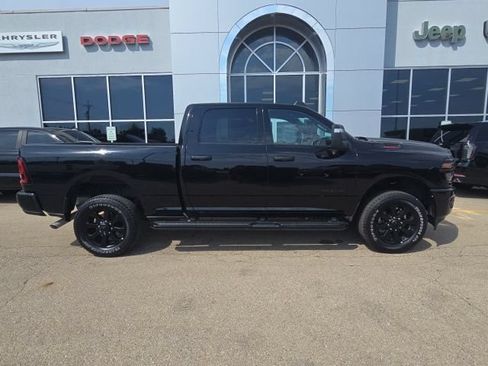 Used 2025 RAM 2500 Big Horn AWD/4WD image 4