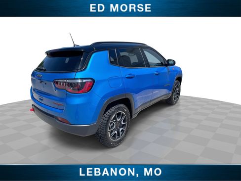 Used 2025 Jeep Compass Trailhawk AWD/4WD image 8