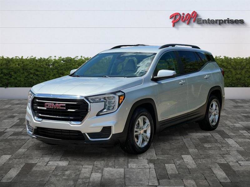 Used 2022 GMC Terrain SLE w/ Driver Convenience Package FWD image 4