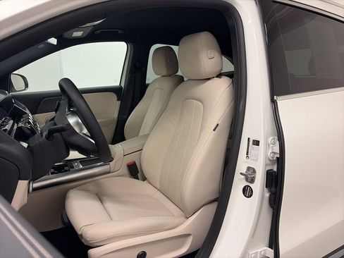 Certified 2025 Mercedes-Benz GLA 250 4MATIC image 14