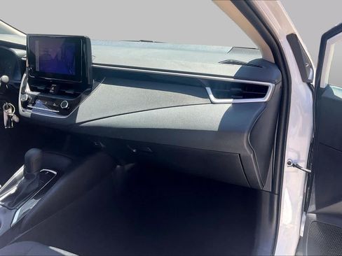 Used 2025 Toyota Corolla LE FWD image 18